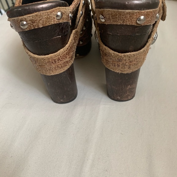 Clogs - Picture 3 of 4
